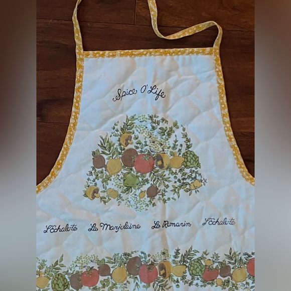 Vintage 1970s “Spice of Life” CorningWare apron and oven mitts - Picture 4 of 8